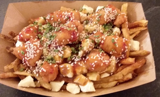 poutine général tao par Poutine Factory, Camion de rue / Foodtruck